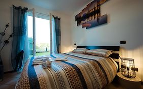 Oliva Apartment - Featuring A Private Garden And Access To A Pool